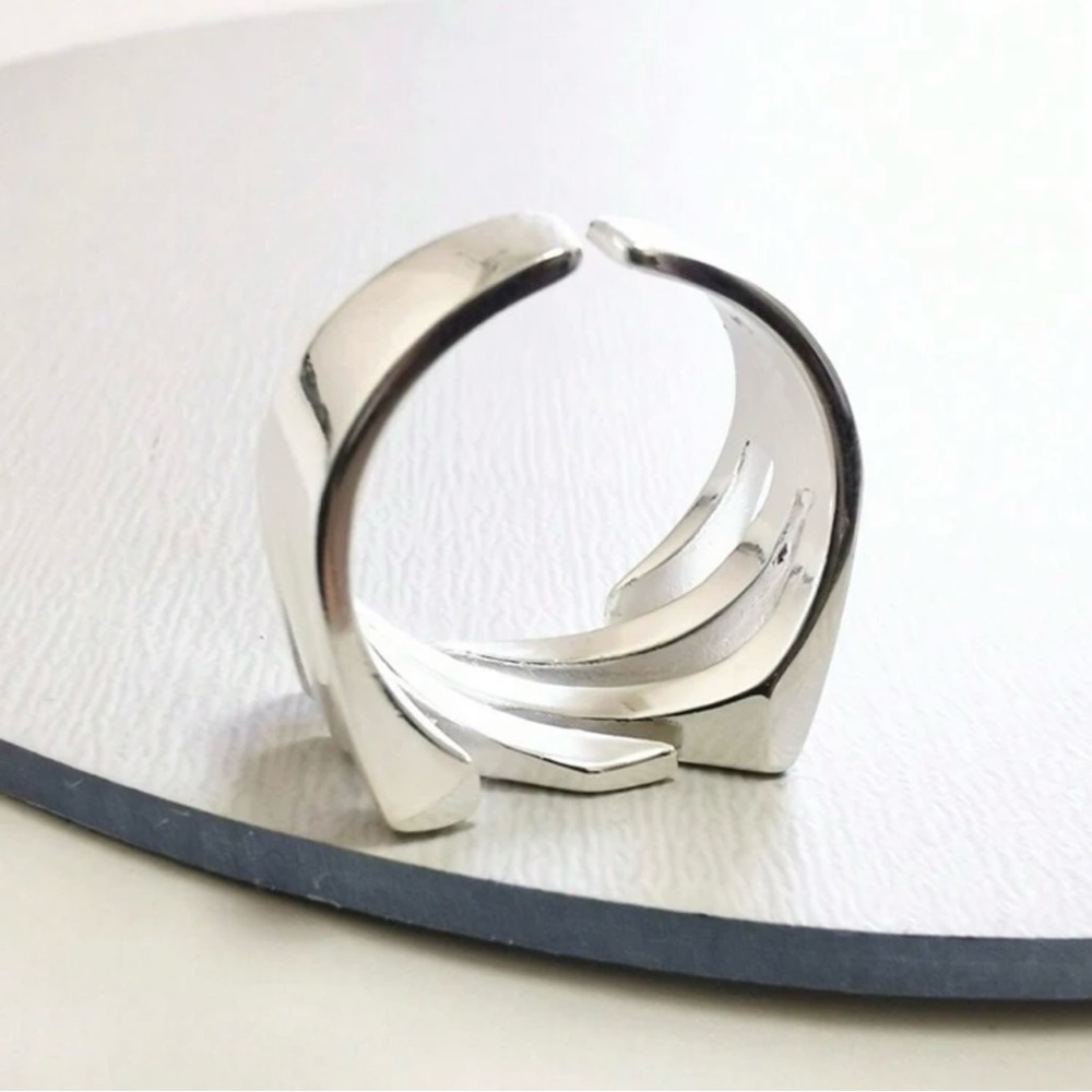 Modern Silver Geometric Ring - Picture 3 of 4